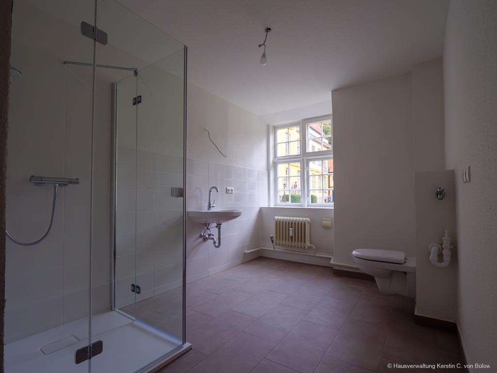 Mietangebote 32 160-006-Badezimmer